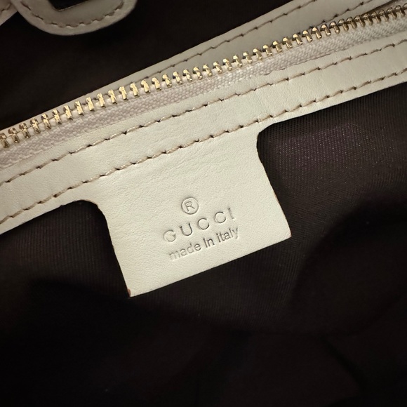 Gucci Classic Monogram Canvas Tote Bag with Oliver Dog (Limited Edition) - Picture 4 of 10